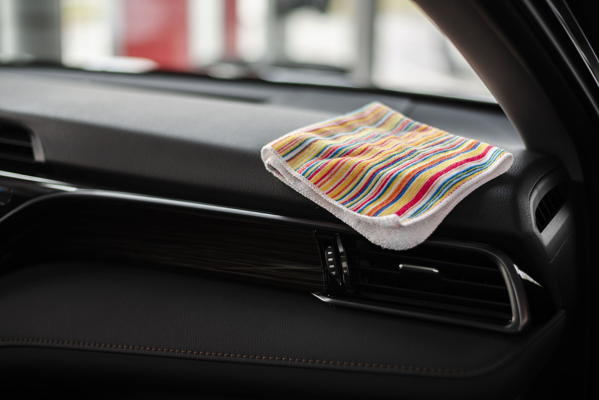 汽車隔熱紙：提升行車舒適度與能源效益的理想選擇